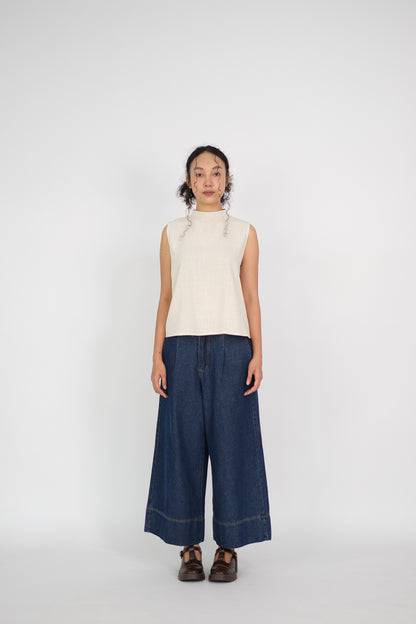 back-gathered sleeveless top